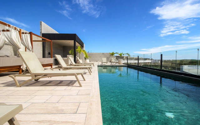 Prime Location Chic Studio in Art Walk Community