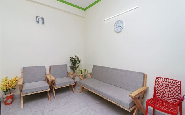 OYO 10071 Go Rooms Sector 45