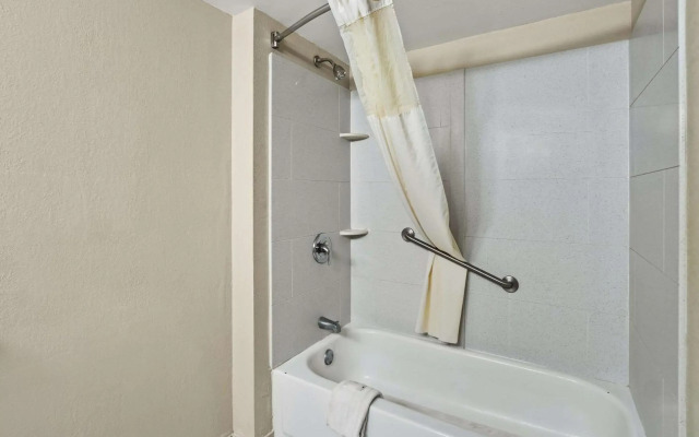 Quality Inn & Suites Columbia