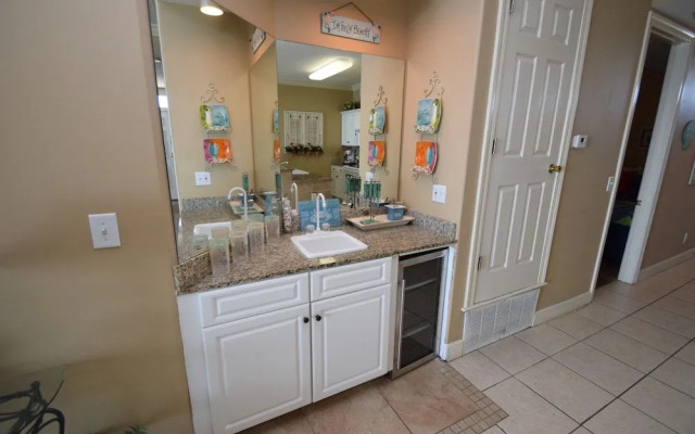 Regency Isle 703 by RedAwning