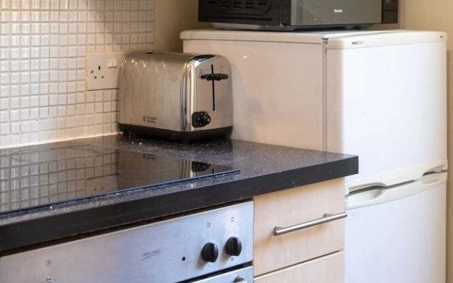 Bright City Centre Flat With Sea 2 Mins Away