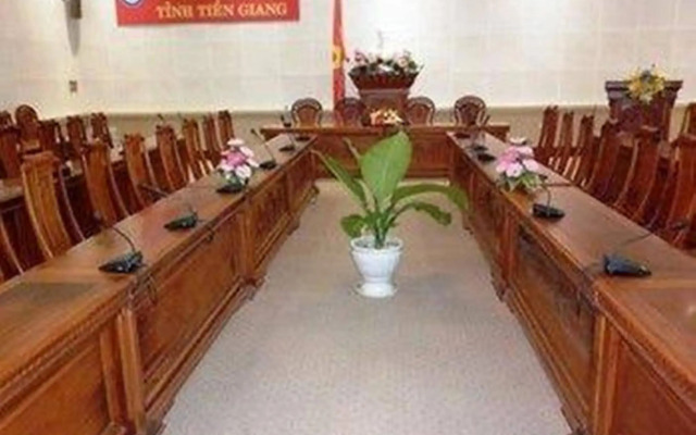 Nha Khach Tien Giang