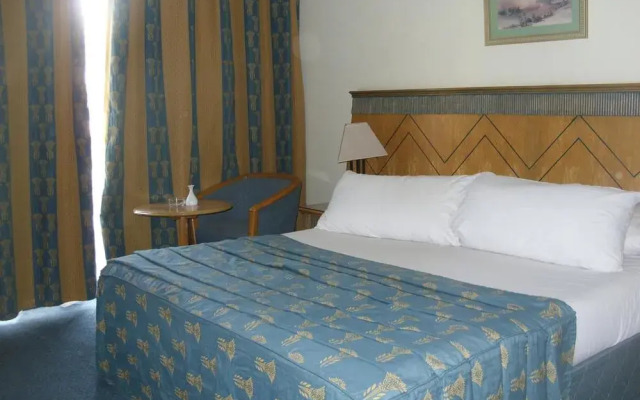 Golden Tulip Zoser Pyramids Hotel