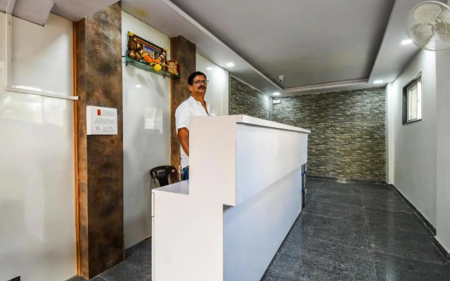 Dwarka Lodge by OYO Rooms