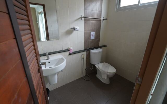RoomQuest Tha Sala