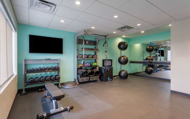 Tru by Hilton Radford, VA