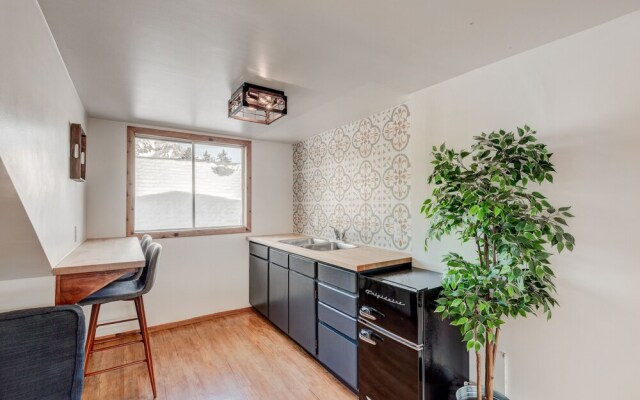 Rocky Mountain House - Sleeps 23