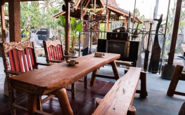 Sunrise Lodge & Lounge