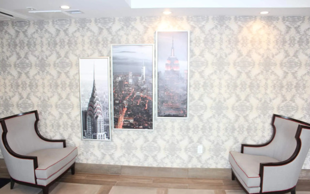 Ramada by Wyndham Bronx Terminal