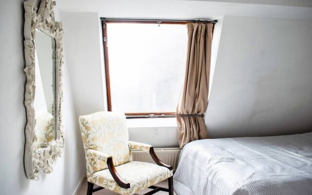 Bright & Cosy 2 Bed Apartment in Notting Hill