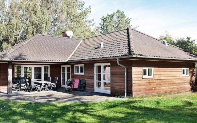 8 Person Holiday Home in Store Fuglede