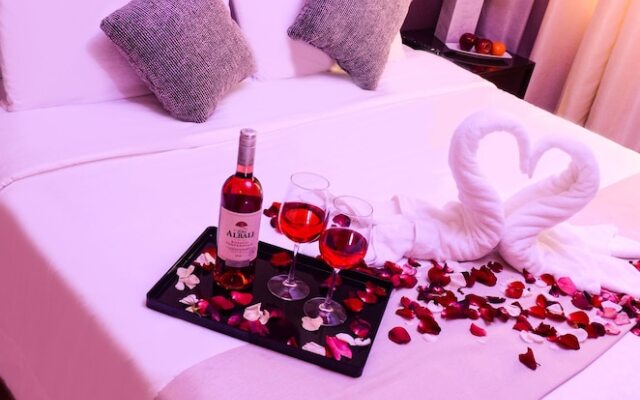 Aura One Hotel