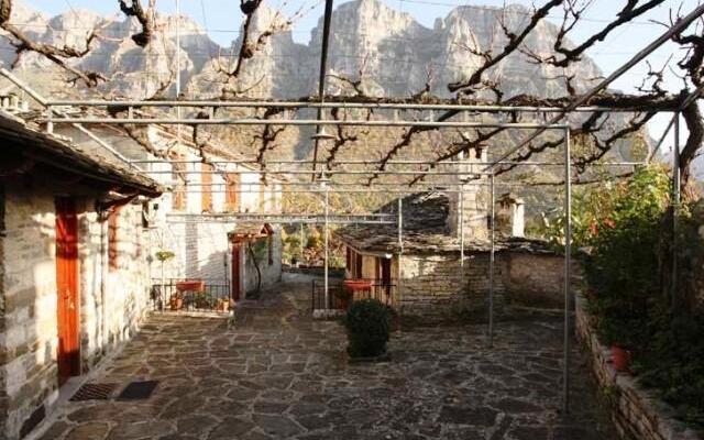 Astraka Guesthouse II