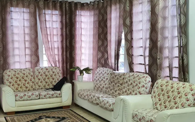 OYO Home 90496 Delima Homestay