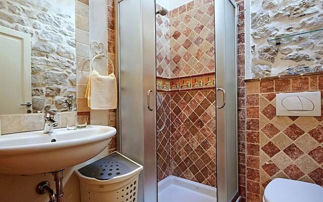 Rustic Villa in Dracevac With Outdoor Pool