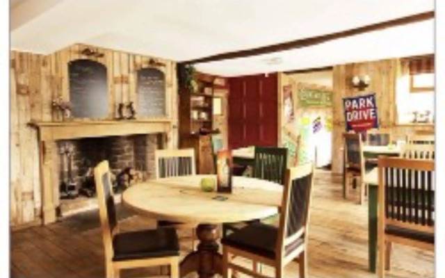 Harewood End Inn