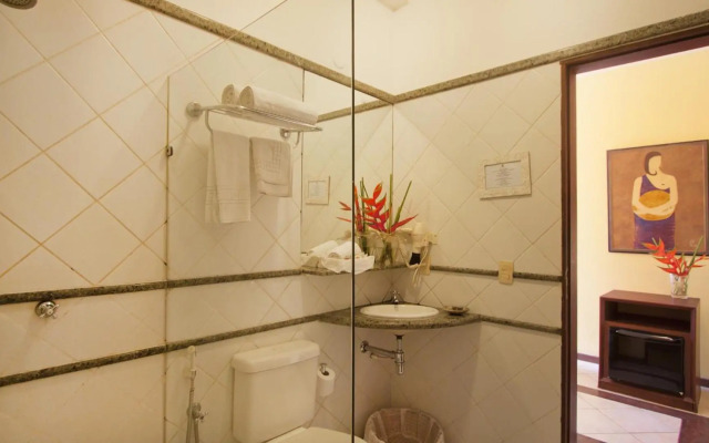 Solar do Carmo Suites & Apartments