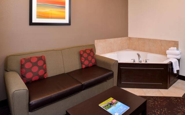 Holiday Inn Express Hotel & Suites Lancaster-Lititz, an IHG Hotel