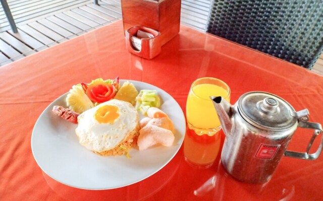 OYO 1508 Mascot Beach Hotel