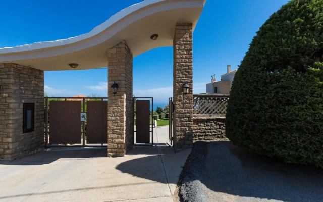 Villa Natura - With Private Heated Pool