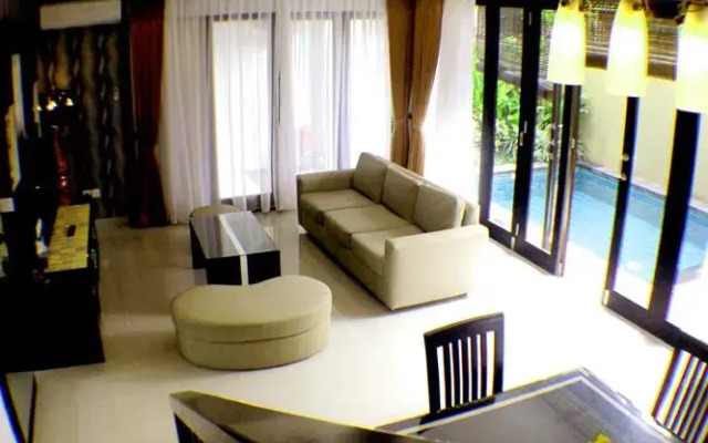 Sri Ratu Villa & Boutique Hotel
