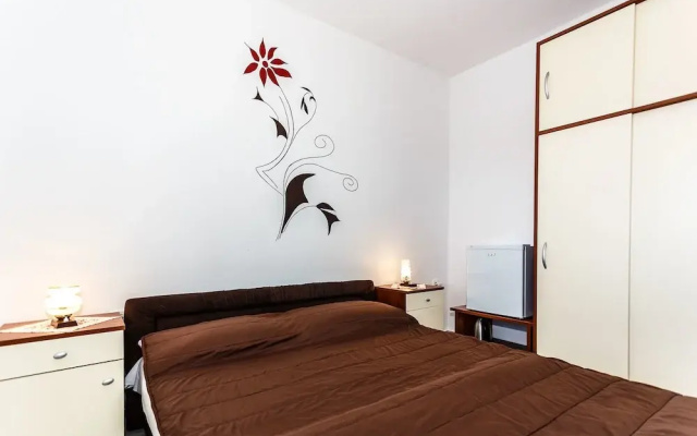 Apartments and Rooms Gordana