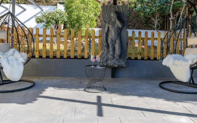 Villa Lux Gallery AC