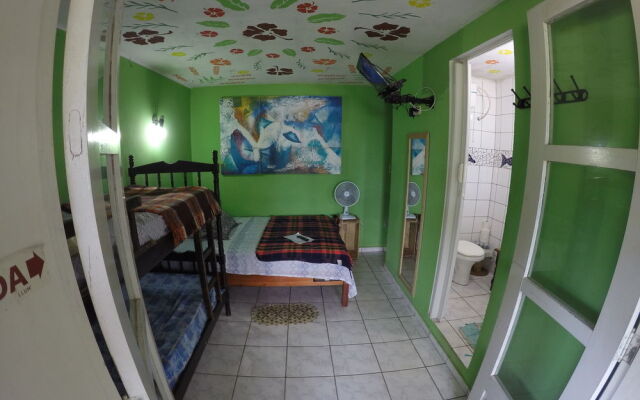 Golfinho Tropical Hostel e Pousada