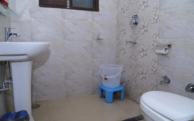 OYO Rooms Paras down Town Mall
