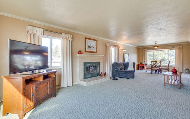 Castro Valley Home w/ Private Deck!