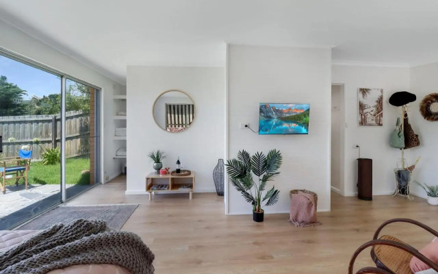 Scenic Serenity Large Family Home in Geelong