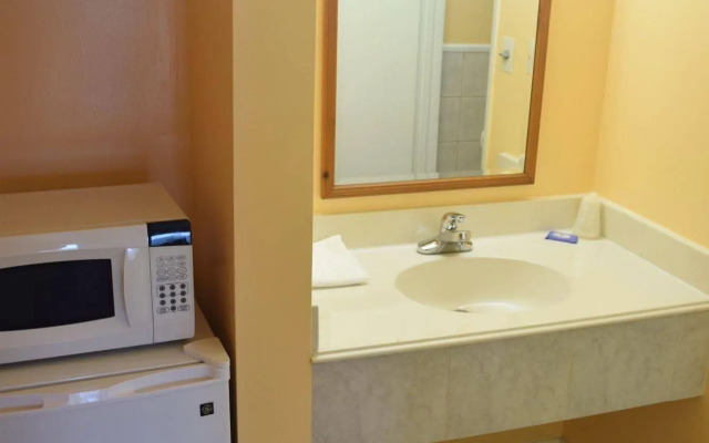 Fort Eustis Inn