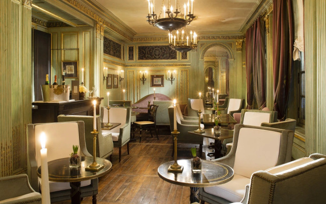 Le Dokhan’s Paris Arc de Triomphe, a Tribute Portfolio Hotel