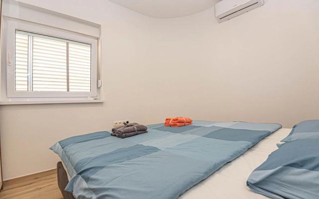 Stunning Apartment in Brodarica With Wifi and 1 Bedrooms