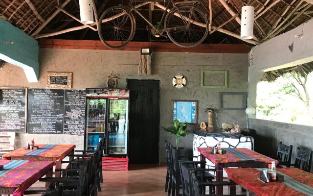 Mbuyuni Beach Village - Bungalows