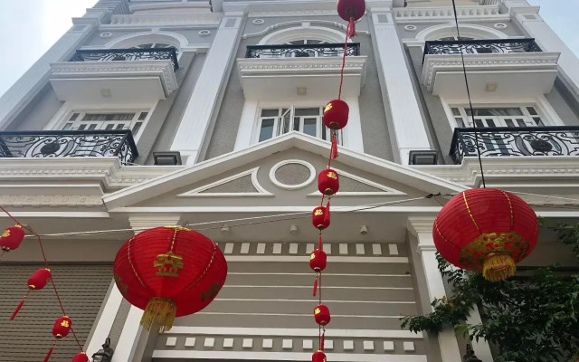 Royal Hotel