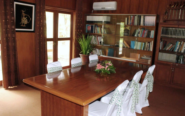 Manohara Borobudur Cultural Center