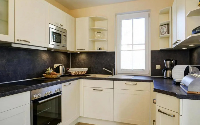 Holiday House Nightingale, Glowe