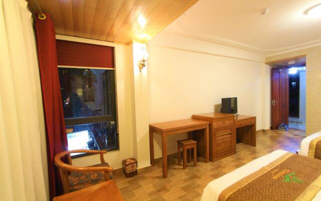 Himalaya Hostel & Room