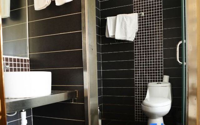 Super 8 Hotel (Shanghai Xinfeng Road Touqiao)