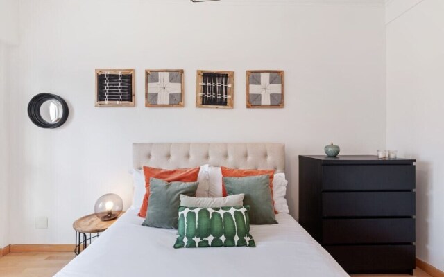 Minimalist 2bdr Apt in Lisbon, Excellent Location