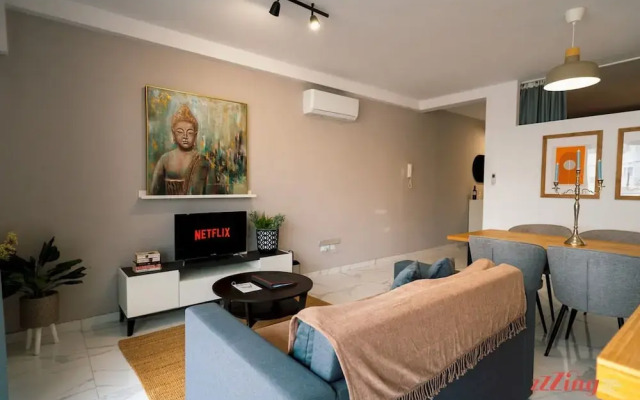 A Stylishly Chic Holiday Home With a Sofa bed