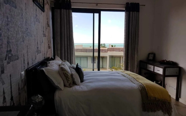 Azuri Apartment with Beach, Pools, Gym, Restaurants, Spa, Boats, kids Corner