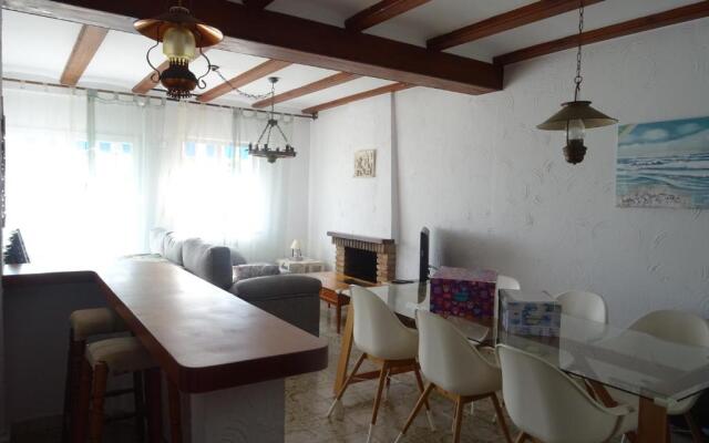 Villa at seafront with private garden-655