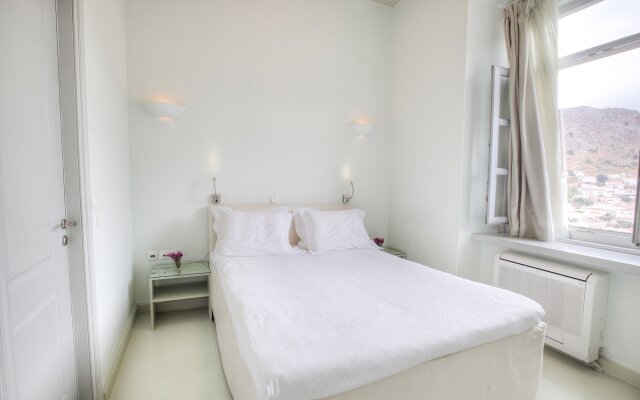 Hydra Hotel