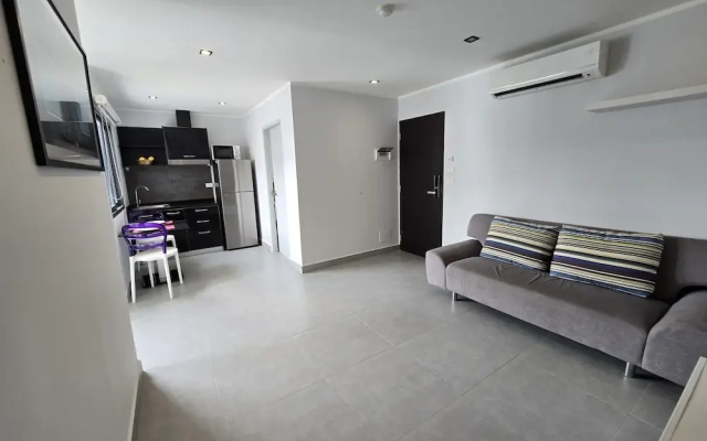 Sleek Corner 1 Bed Apt T1-607