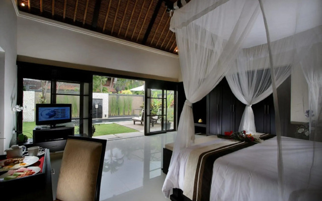 Bali Rich Seminyak Villas