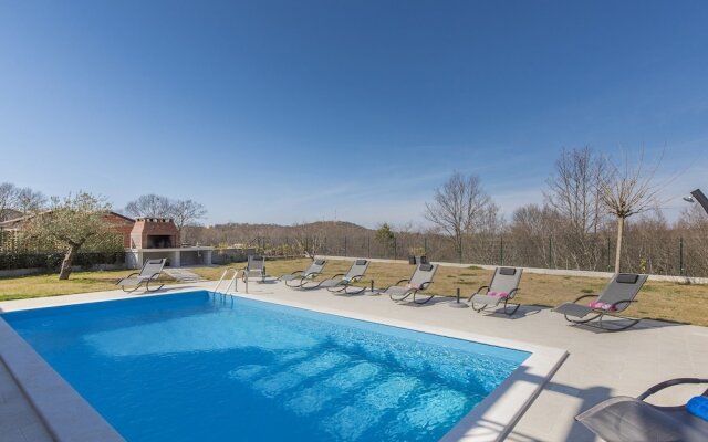 Villa Ragusa for 6+2 People With Pool in a Small Village Sosici Near Rovinj