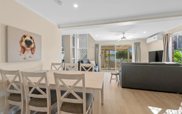 Family Friendly 2 Bed Flat With Balcony