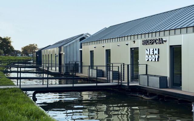 New Port Hotel